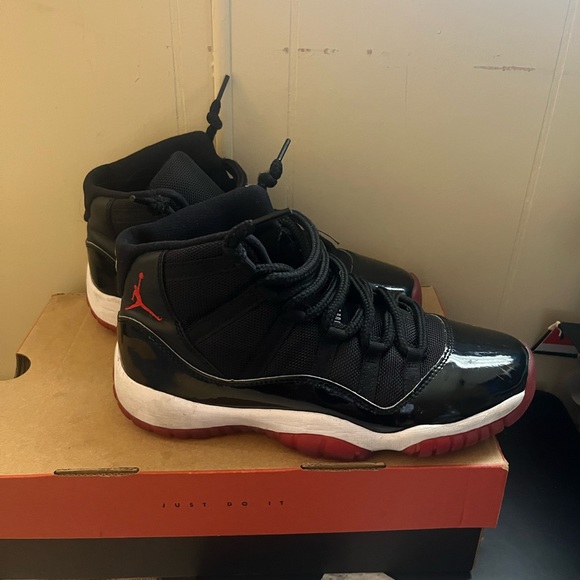 Air Jordan 11 Retro Bred - Picture 5 of 5
